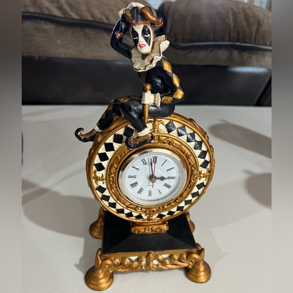 🕰️ Harlequin Jester Gold& Black Clown Quartz Mantel Desk/Shelf Clock Vintage